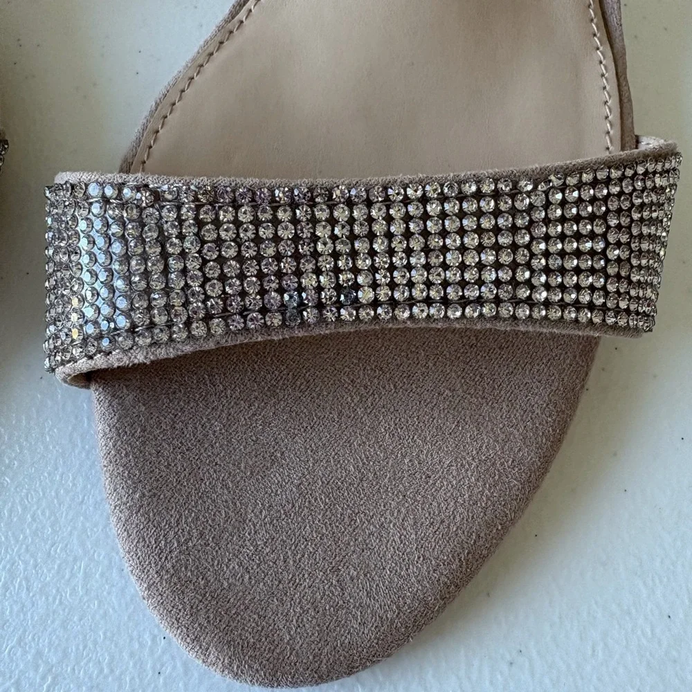 Nina Henesi Tan Rhinestone Almond Toe Size 9 Block‎ heel